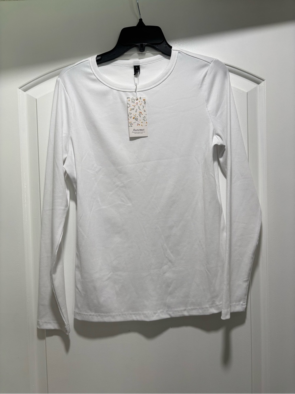 Women’s Classic White Long Sleeve Tee